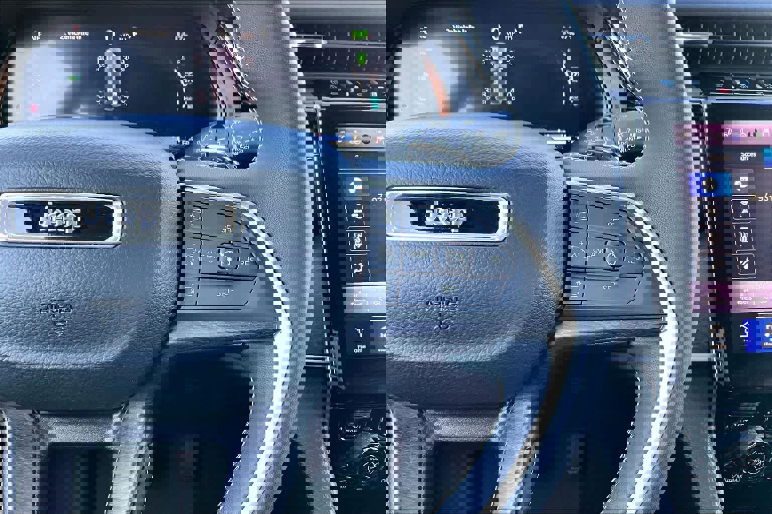 Used 2022 Jeep Grand Cherokee Limited 4xe image 26