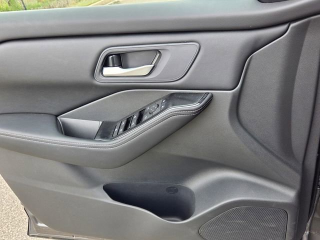 Used 2026 Nissan Rogue SV FWD image 28