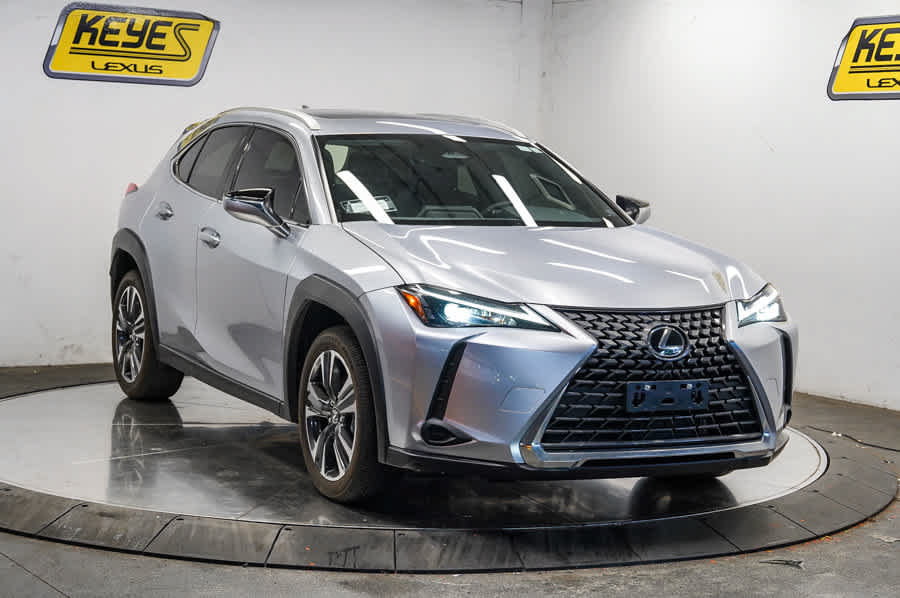 Used 2025 Lexus UX 300h FWD w/ Accessory Package (Z1) image 5