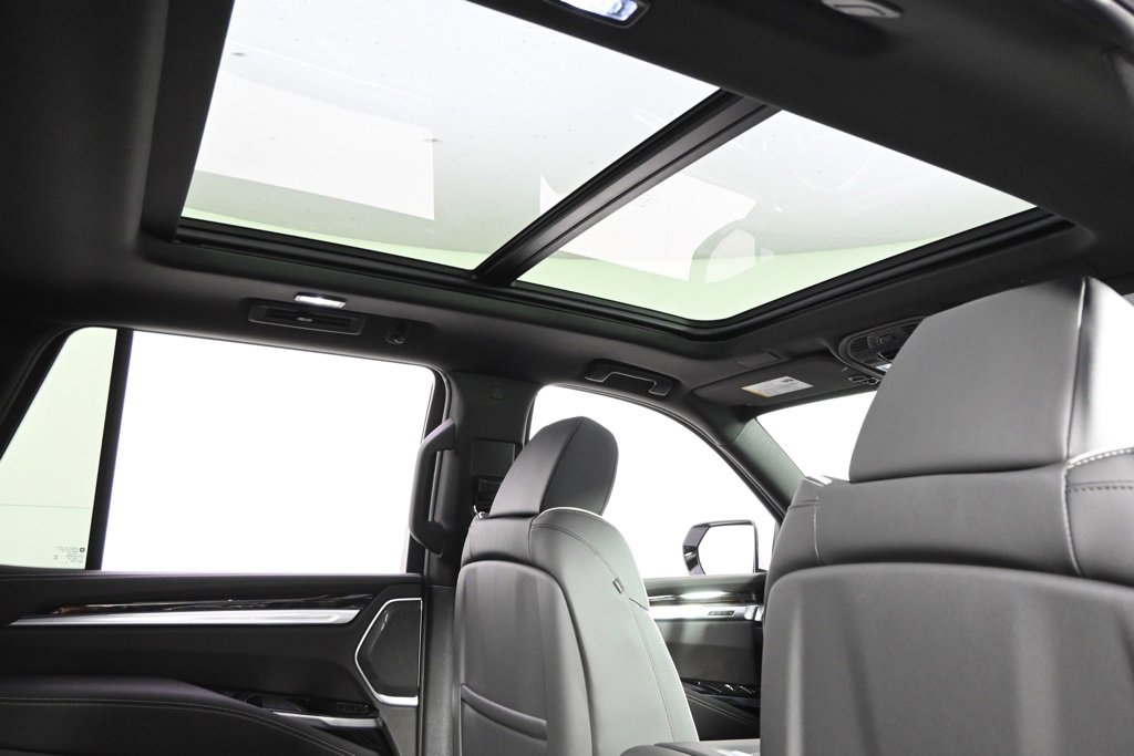 New 2026 Cadillac Escalade Luxury image 17