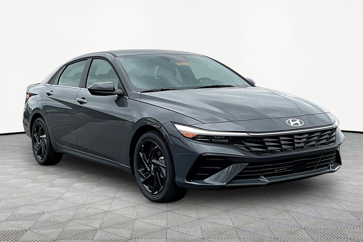 New 2026 Hyundai Elantra N Line FWD image 3