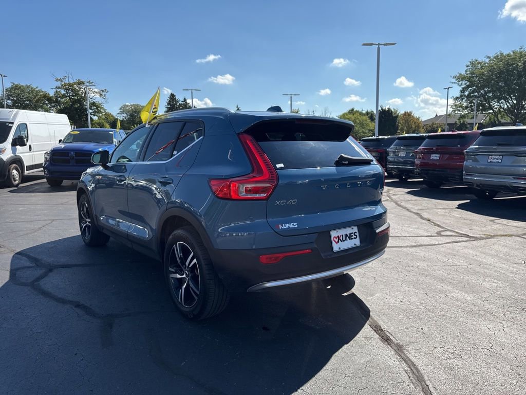 Used 2024 Volvo XC40 B5 Core image 6