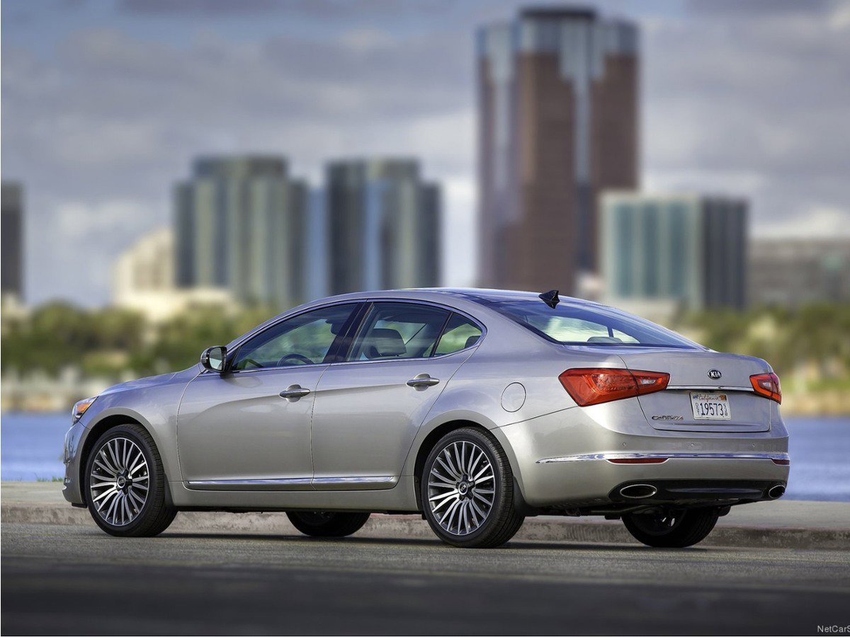 Used 2016 Kia Cadenza Premium