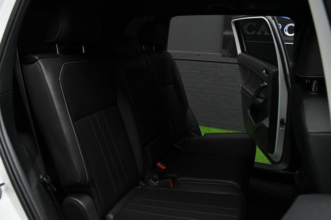 Used 2023 Volkswagen Tiguan SE R-Line FWD image 41
