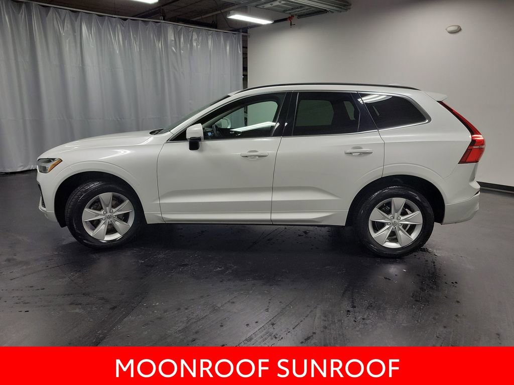 Used 2022 Volvo XC60 B5 Momentum image 5