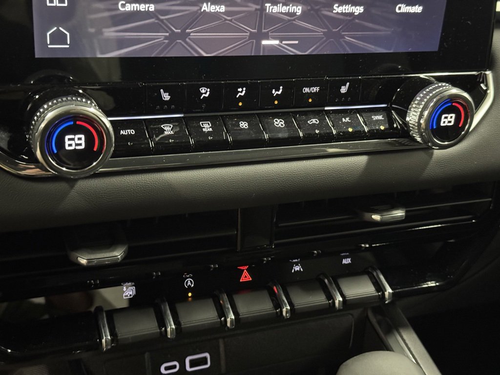 New 2025 GMC Canyon Elevation w/ Convenience Package image 24