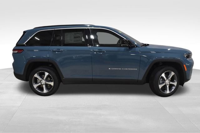 New 2026 Jeep Grand Cherokee Limited w/ Trailer Tow Package image 3
