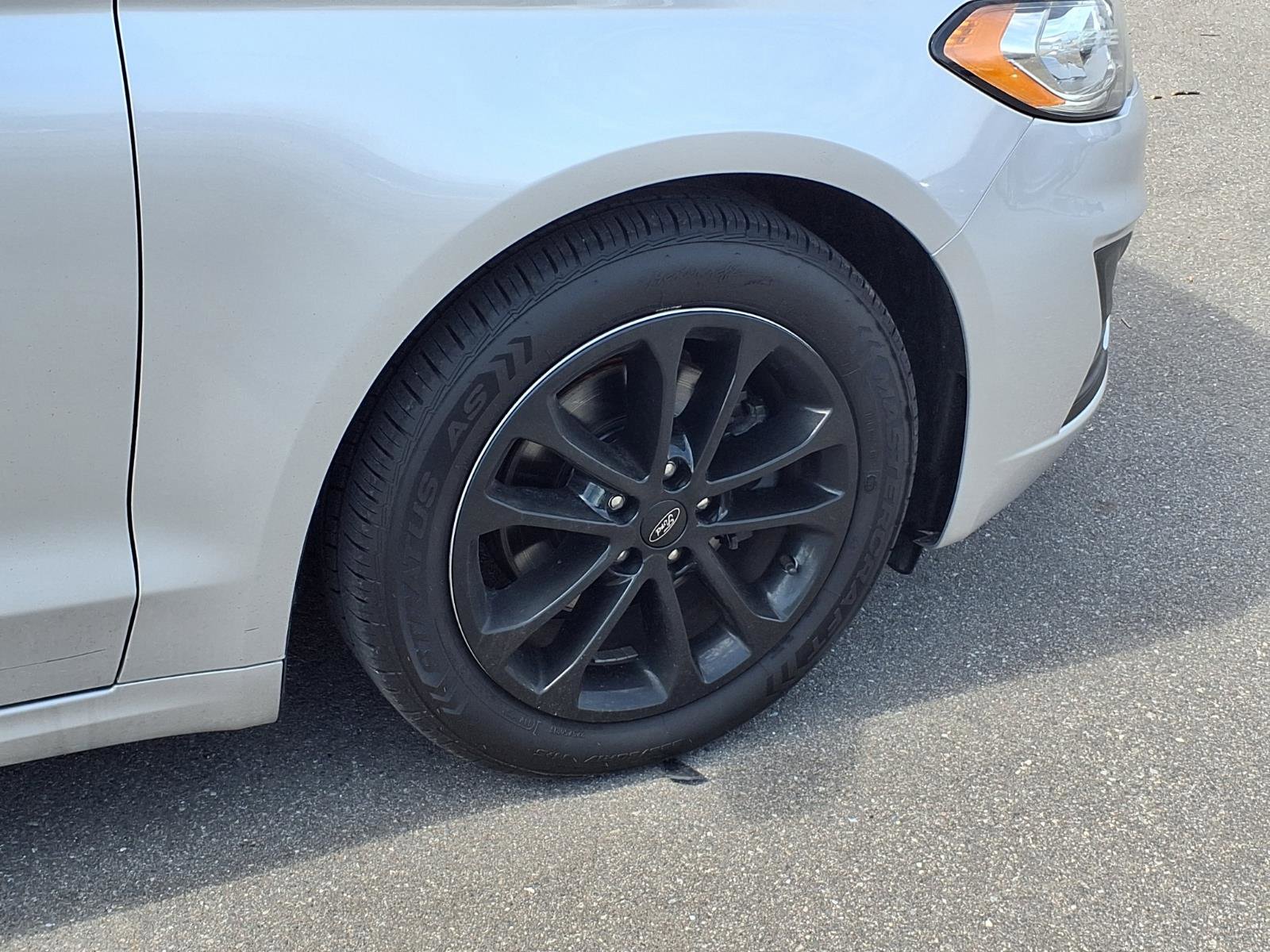 Used 2019 Ford Fusion SE image 24