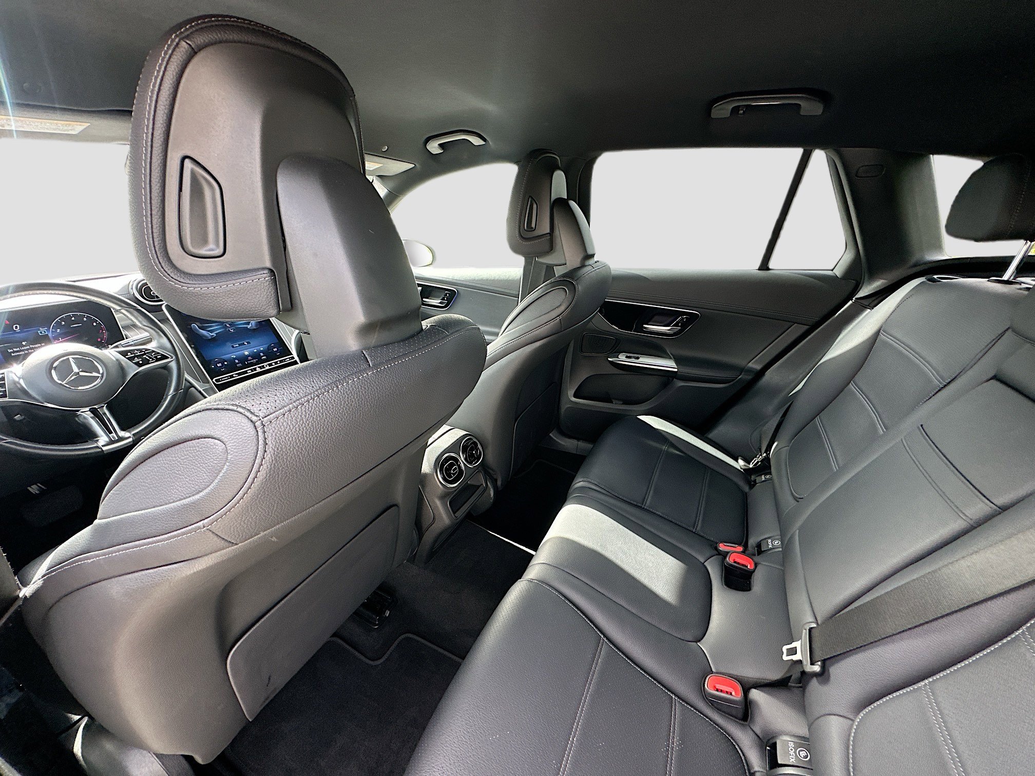 Used 2024 Mercedes-Benz GLC 300 image 24