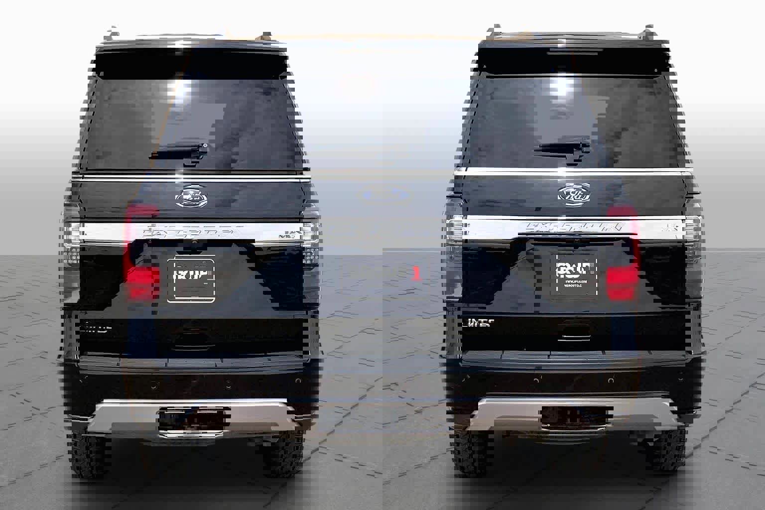 Used 2018 Ford Expedition Max Limited w/ Equipment Group 302A AWD/4WD image 5