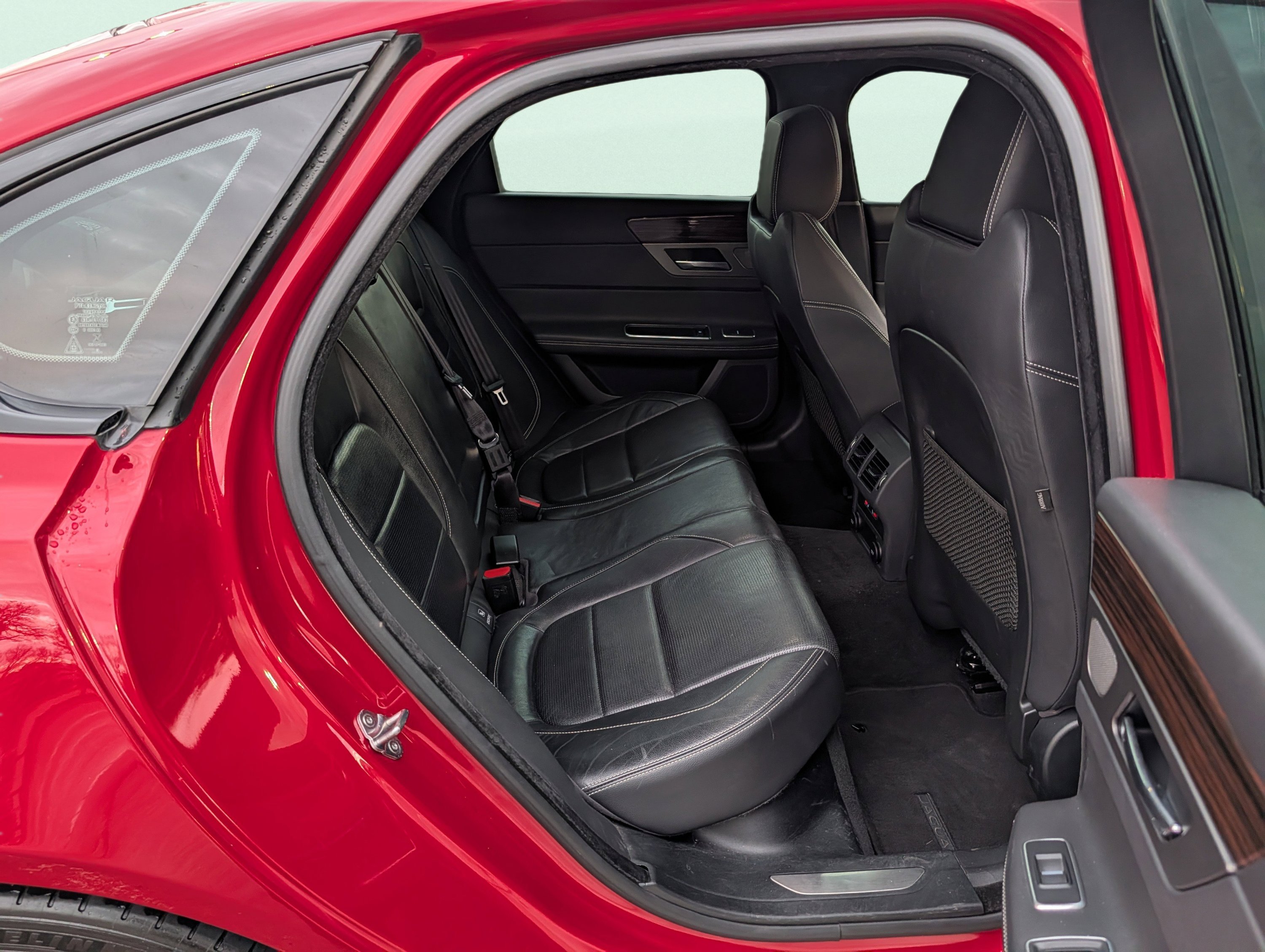 Used 2018 Jaguar XF S image 24