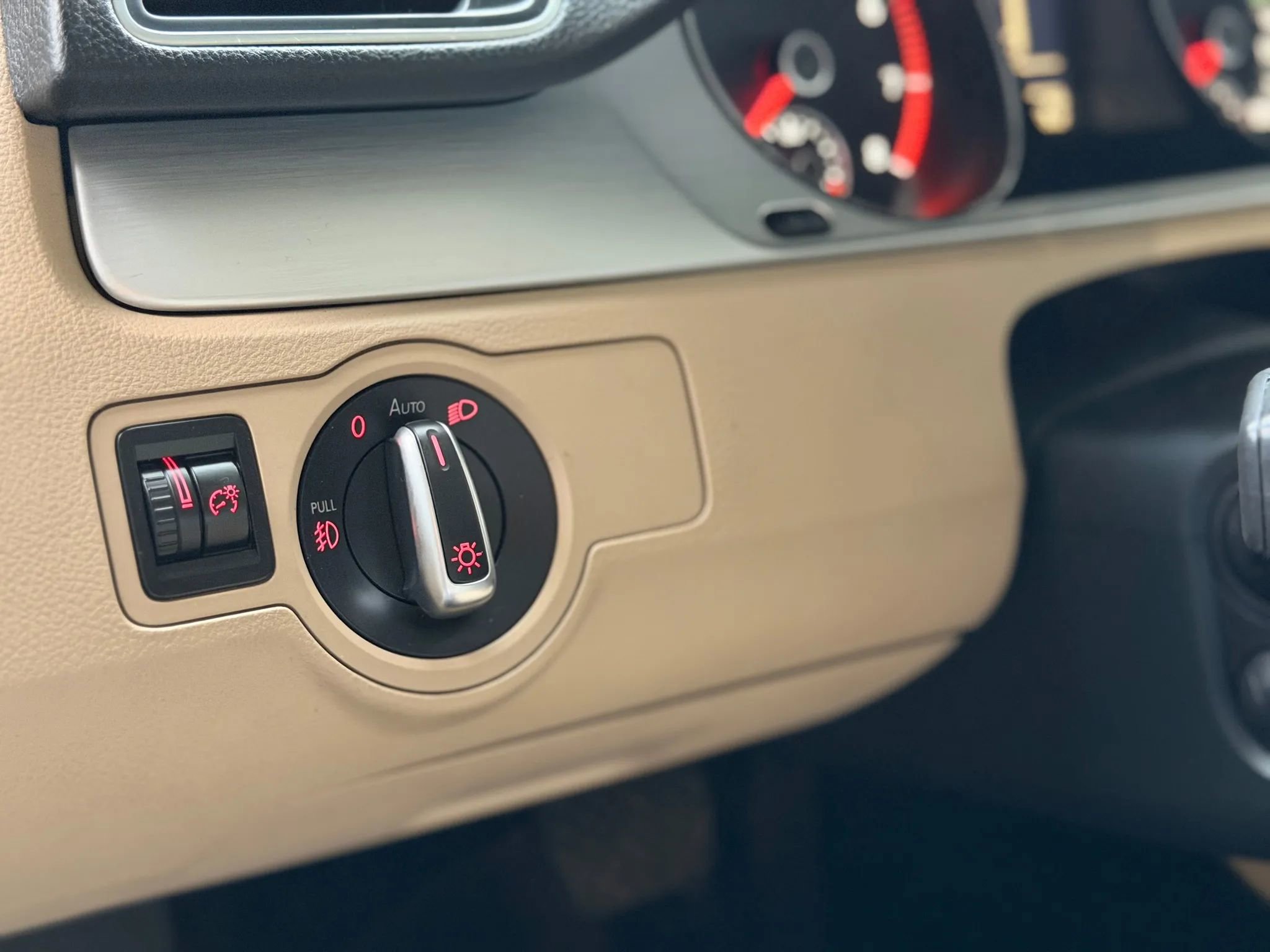 Used 2015 Volkswagen CC Sport image 36