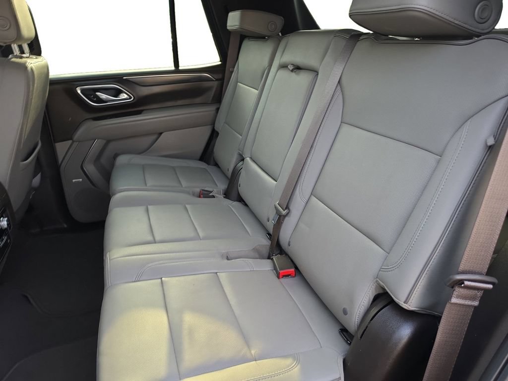 Used 2023 GMC Yukon SLT w/ SLT Luxury Package AWD/4WD image 16