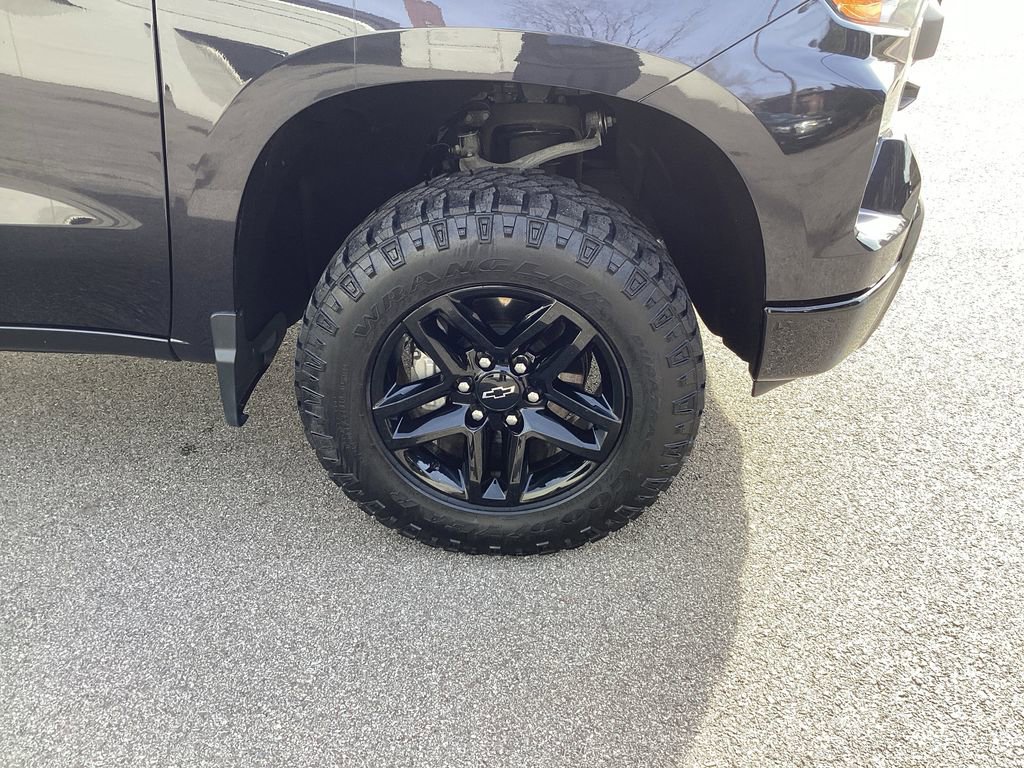 Used 2023 Chevrolet Silverado 1500 Custom Trail Boss w/ LPO, Dark Essentials Package image 24