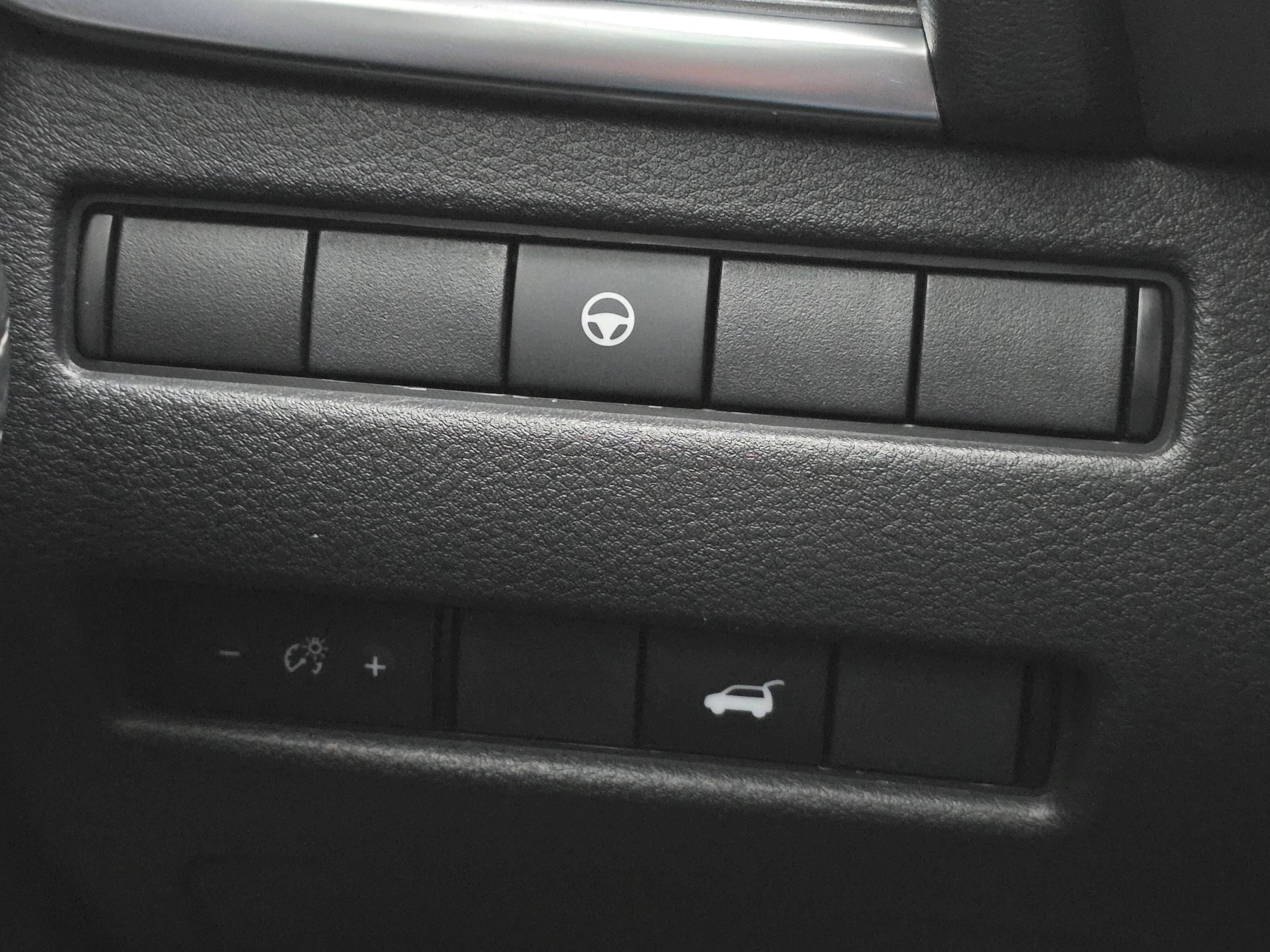 Used 2021 Nissan Rogue SV w/ Premium Package image 24