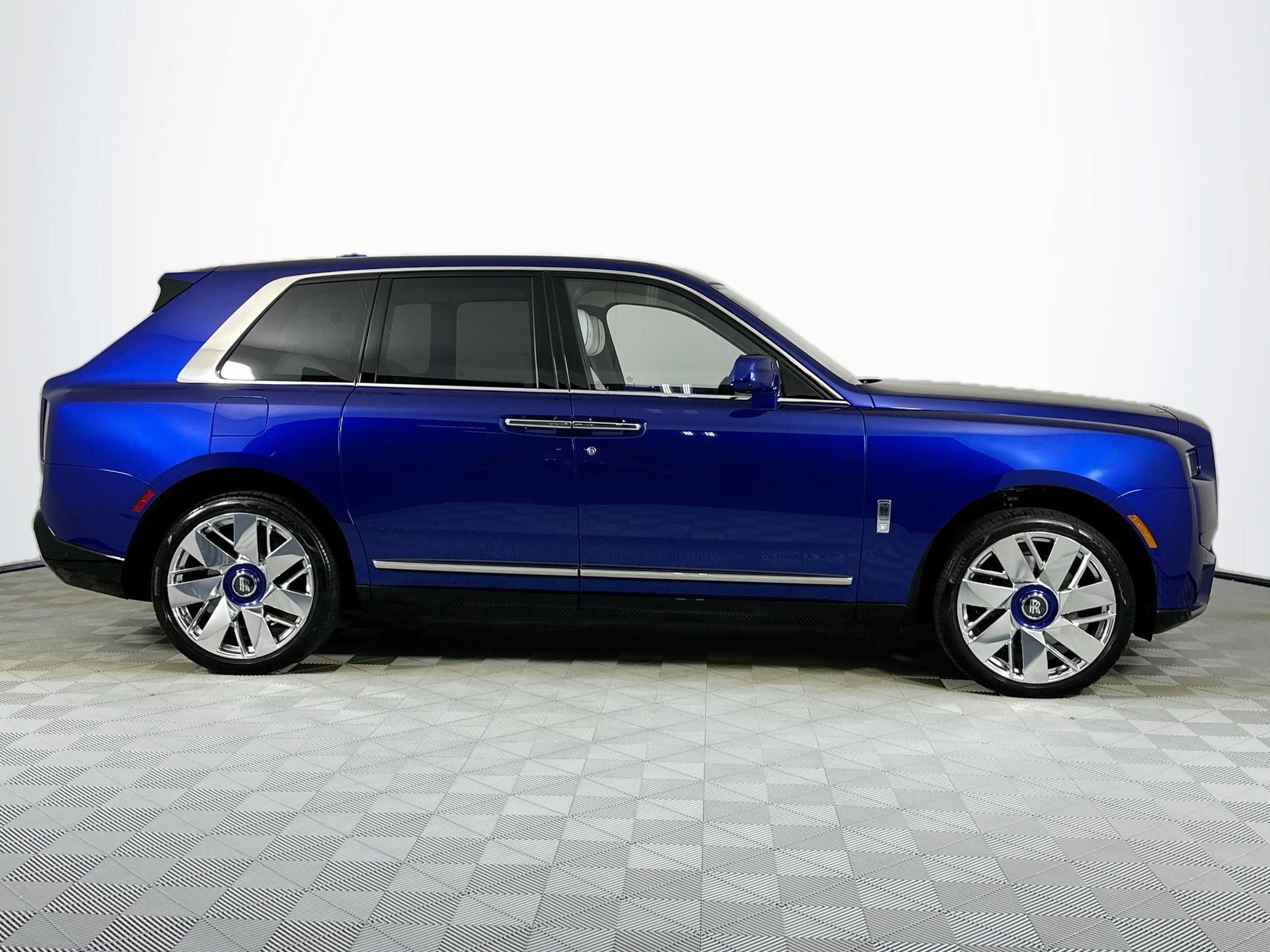 Certified 2025 Rolls-Royce Cullinan AWD/4WD image 7