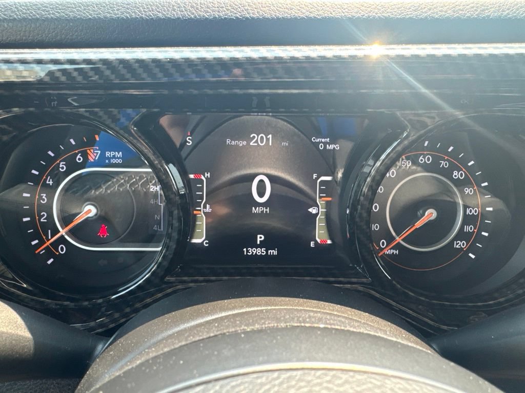 Certified 2025 Jeep Gladiator Overland AWD/4WD image 14