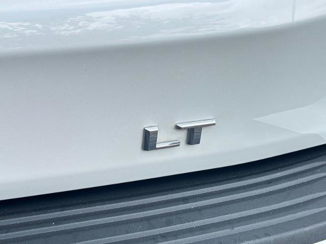 Used 2022 Chevrolet Suburban LT w/ Luxury Package AWD/4WD image 12