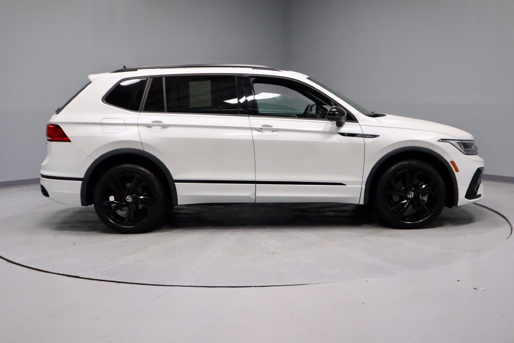 Used 2023 Volkswagen Tiguan SE R-Line AWD/4WD image 11