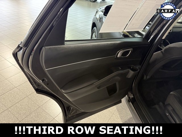 Used 2021 Kia Sorento LX image 17