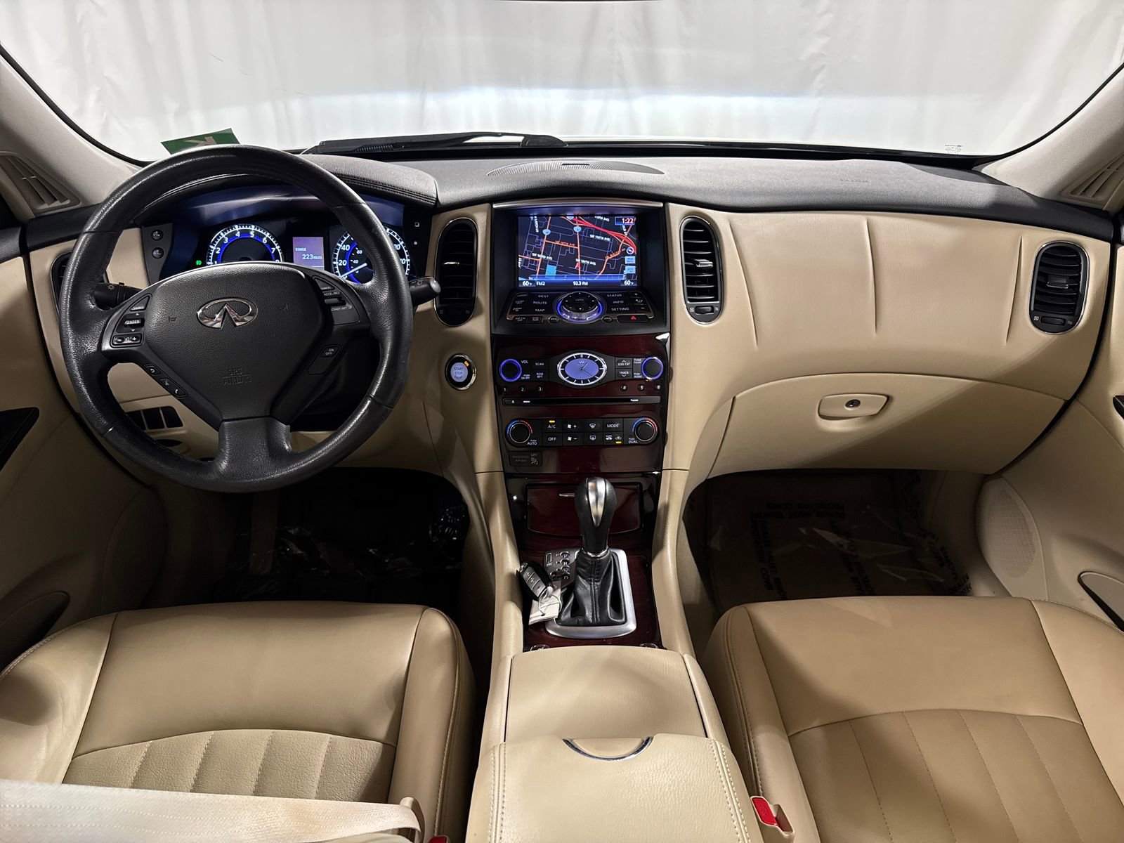 Used 2017 INFINITI QX50 2WD w/ Deluxe Touring Package image 4