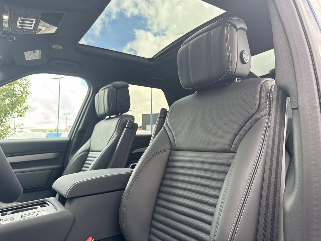 New 2026 Land Rover Discovery Dynamic SE AWD/4WD image 22