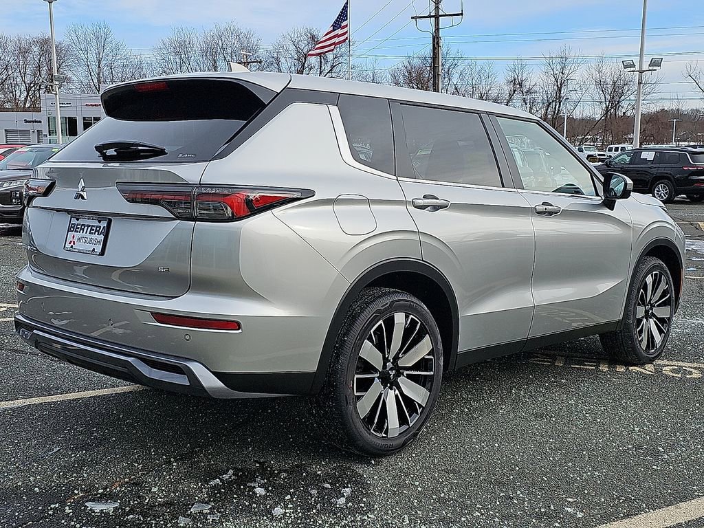 New 2026 Mitsubishi Outlander SE AWD/4WD image 4