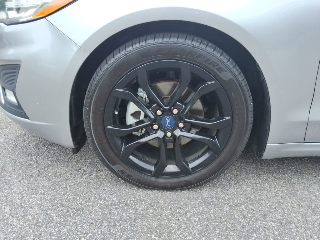 Used 2020 Ford Fusion SE w/ Equipment Group 151A FWD image 10