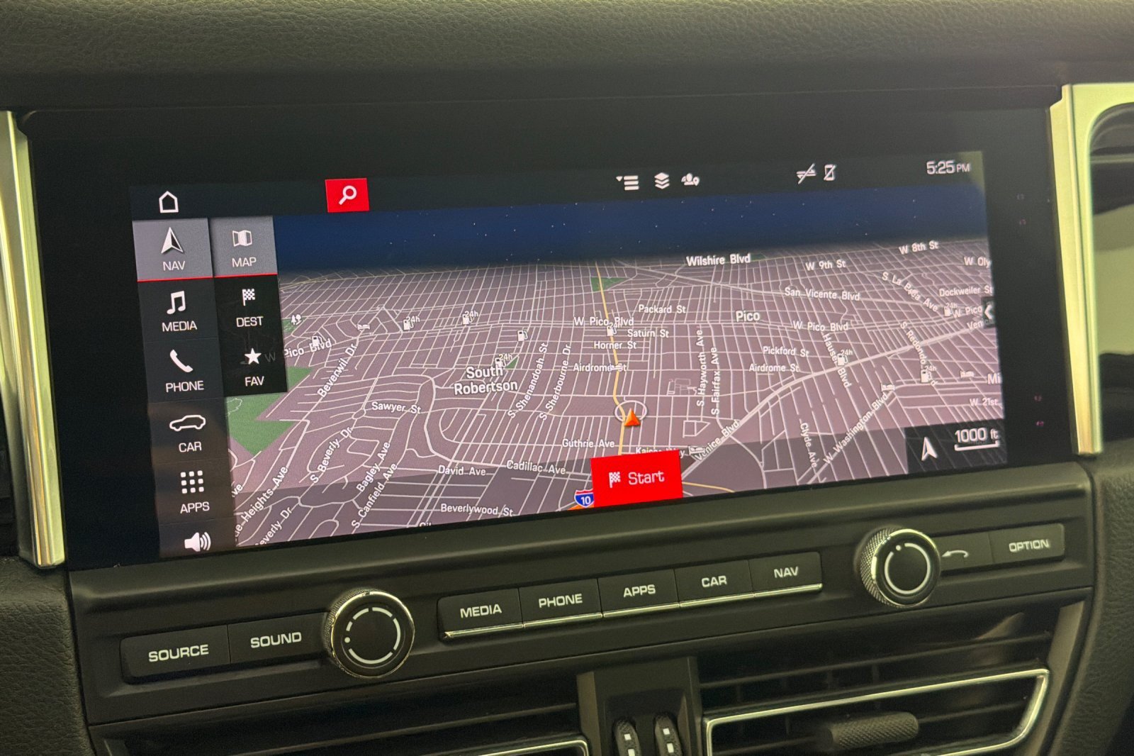 Used 2020 Porsche Macan AWD/4WD image 18
