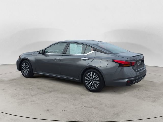 Used 2024 Nissan Altima 2.5 SV image 3