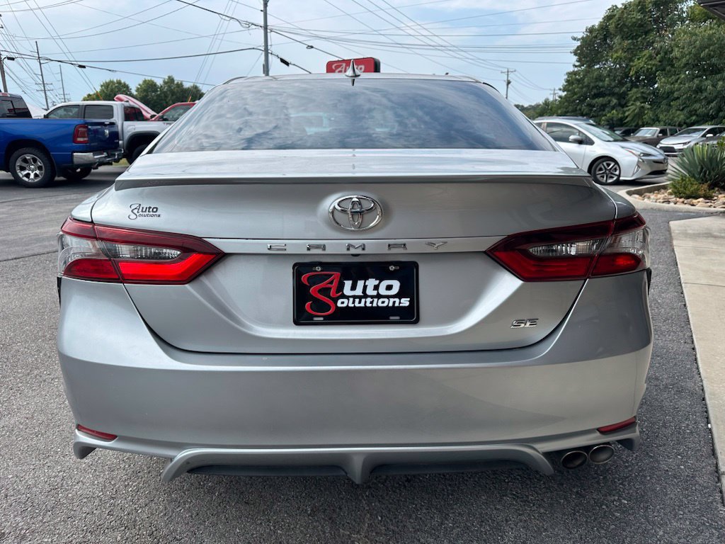 Used 2021 Toyota Camry SE FWD image 5