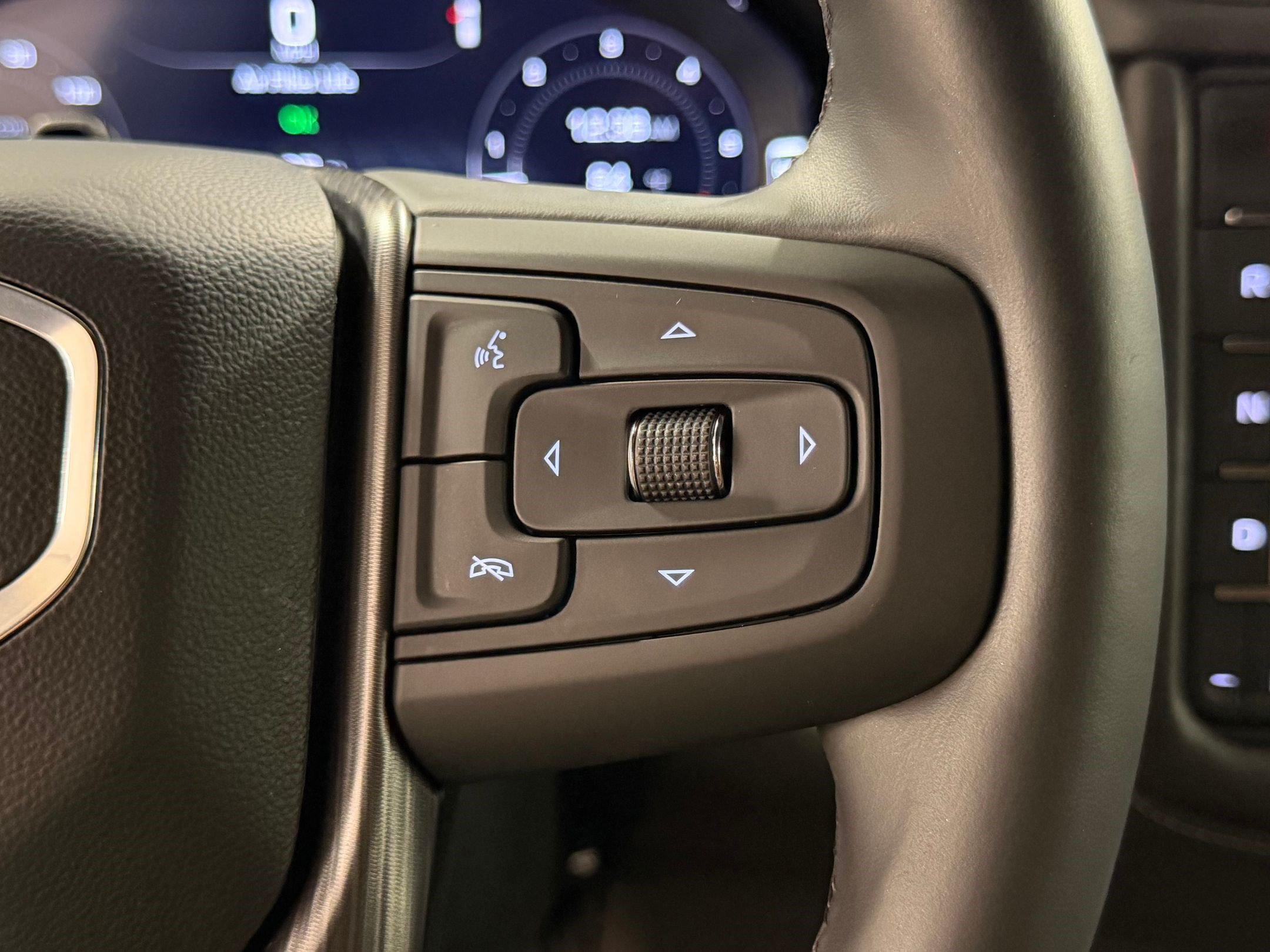 Used 2023 GMC Yukon Denali Ultimate AWD/4WD image 16