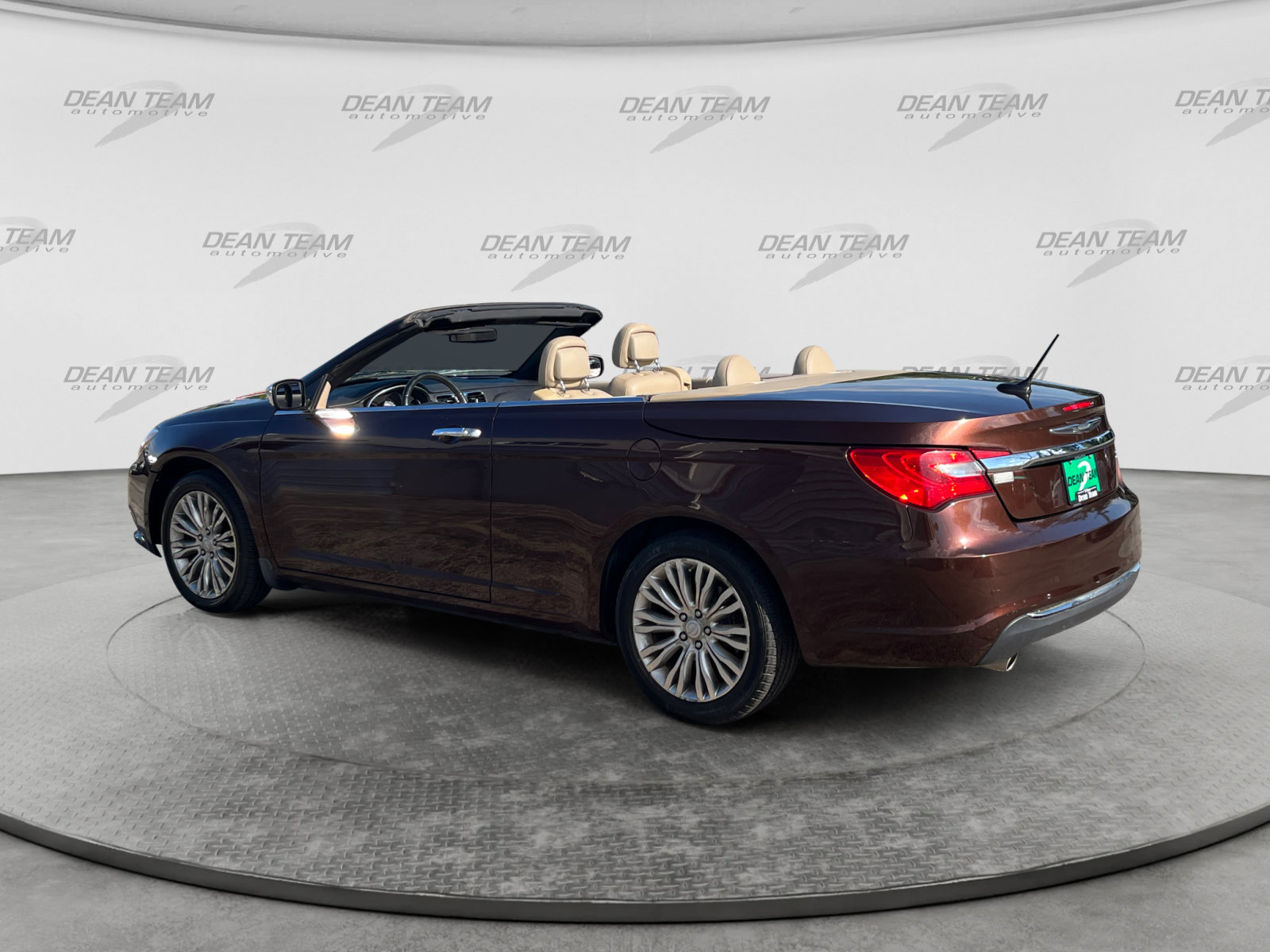 Used 2013 Chrysler 200 Limited FWD image 6
