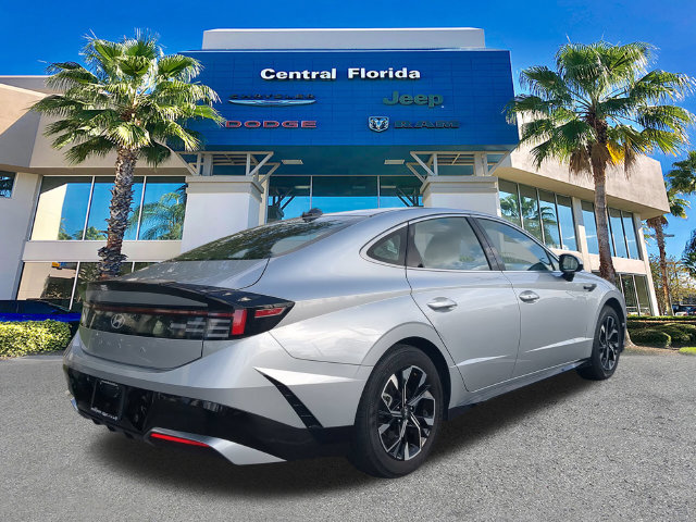 Used 2025 Hyundai Sonata SEL FWD image 5