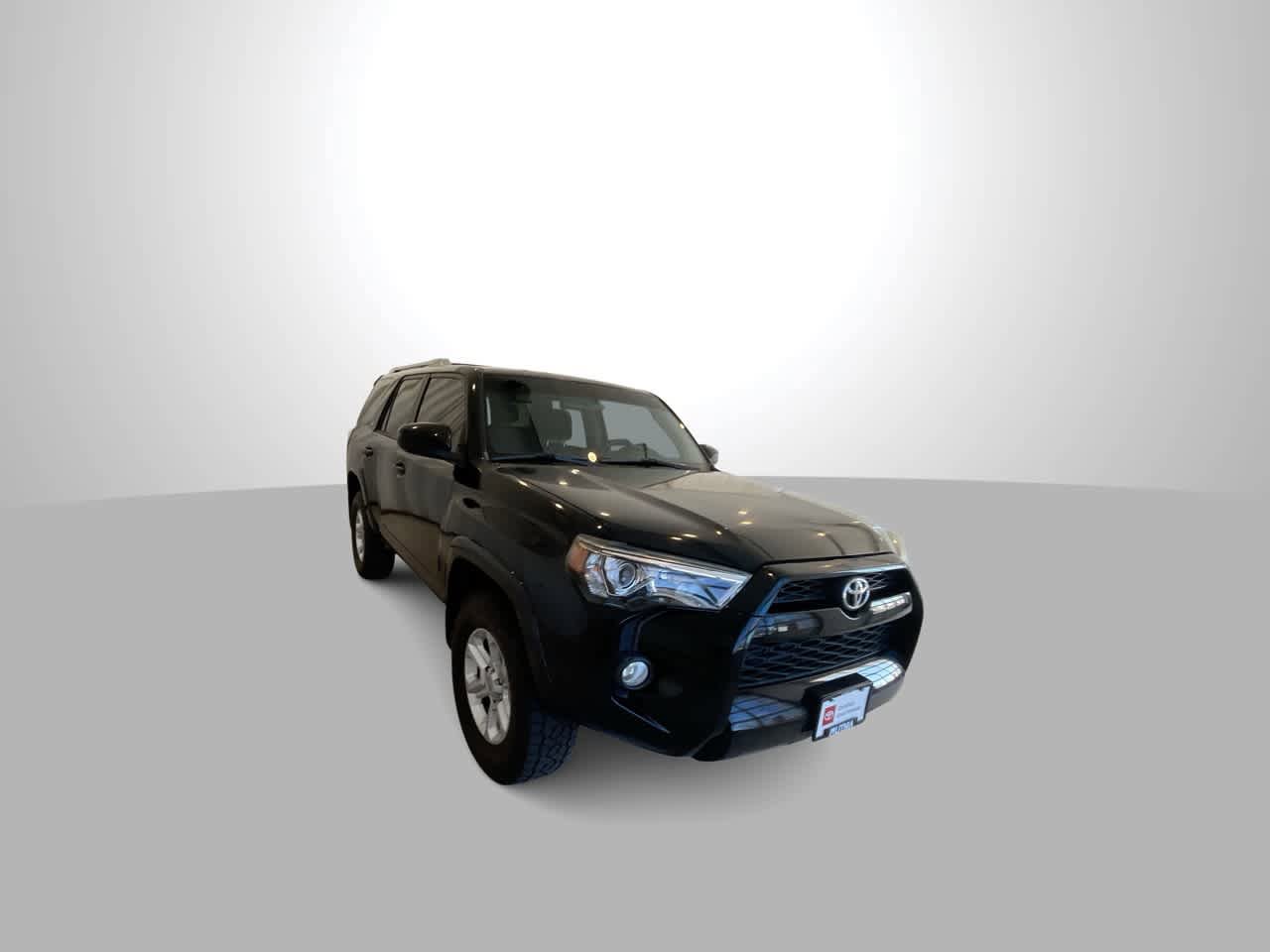 Used 2018 Toyota 4Runner SR5 AWD/4WD image 2