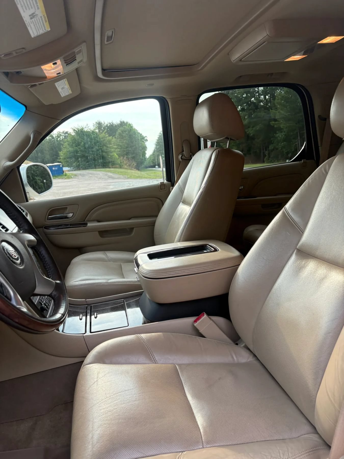Used 2011 Cadillac Escalade Premium AWD/4WD image 54