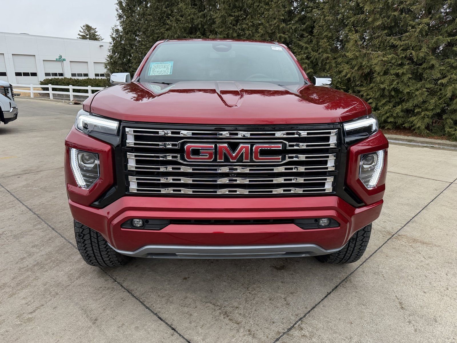 Used 2025 GMC Canyon Denali image 6
