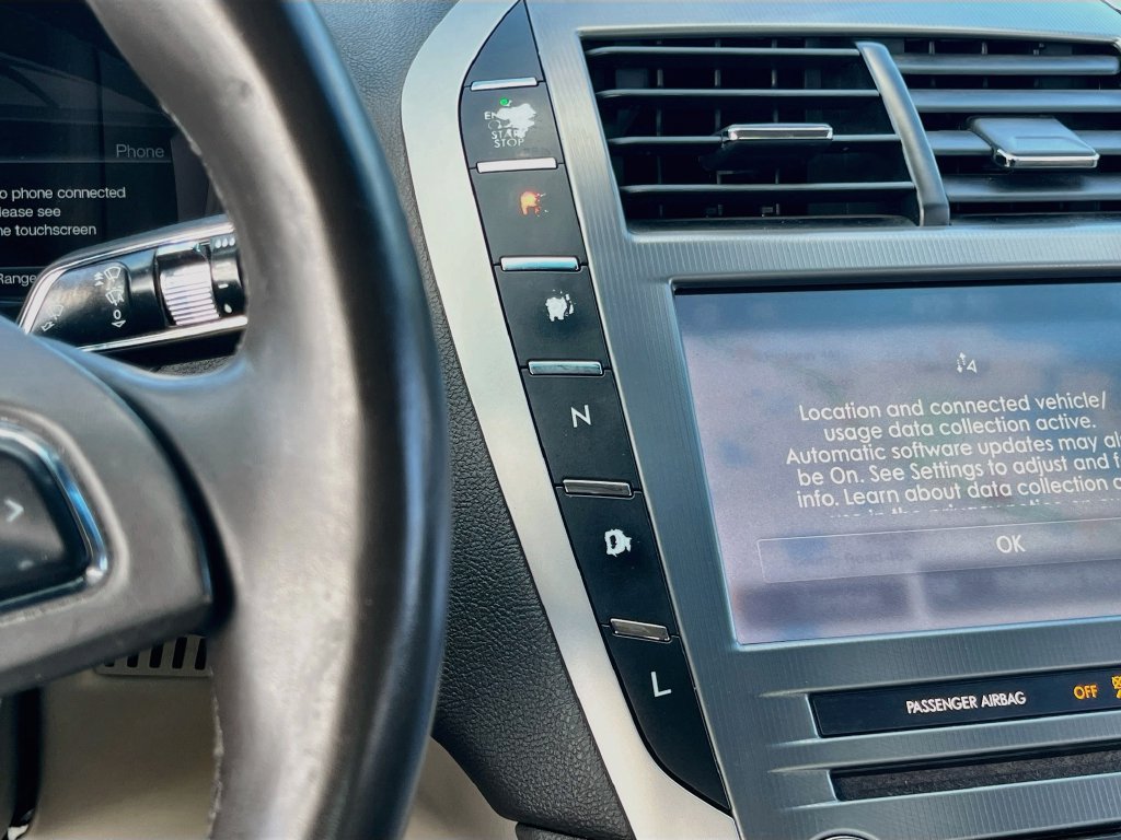 Used 2020 Lincoln MKZ Reserve w/ Elements Package FWD image 17
