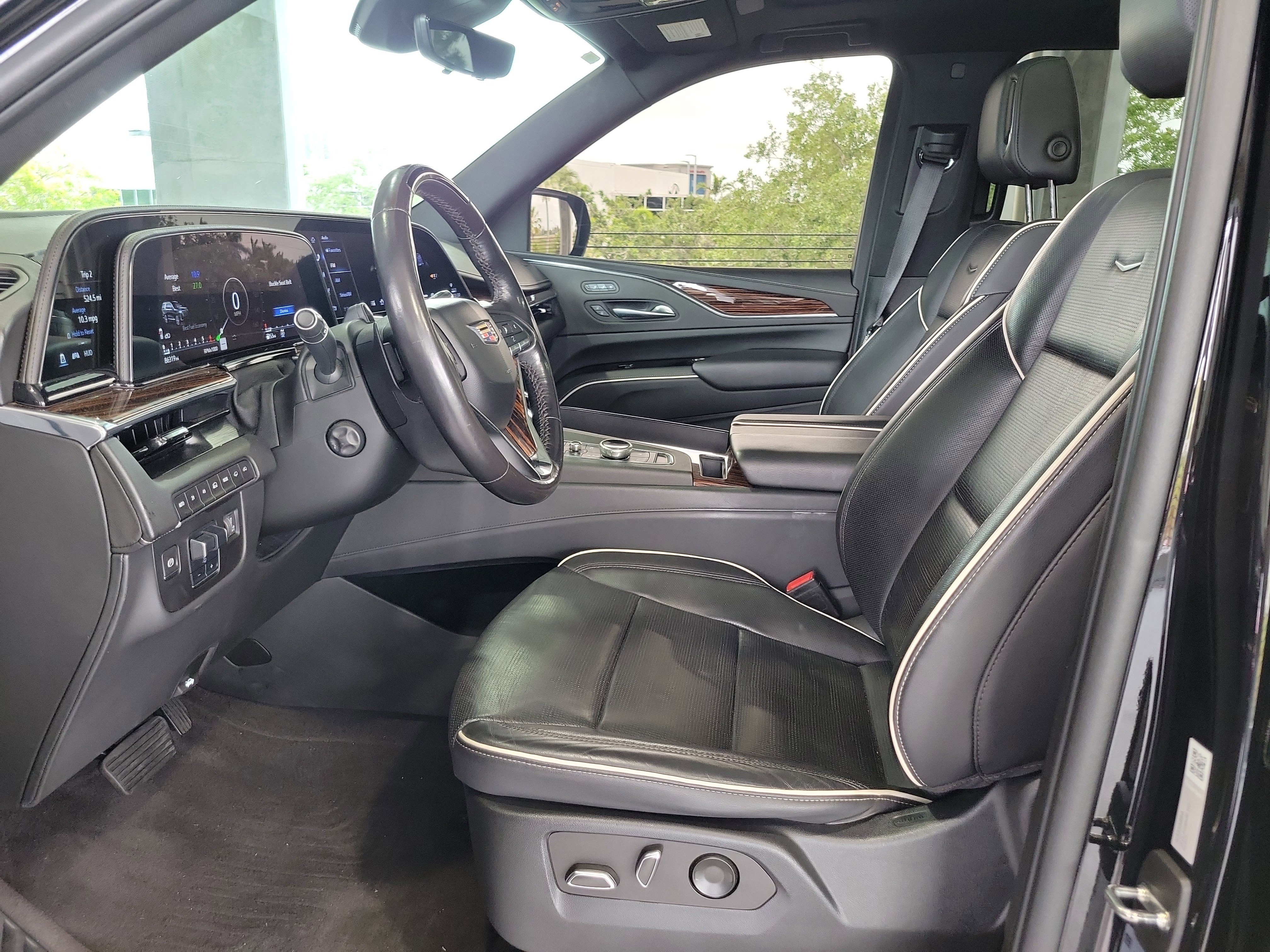 Used 2022 Cadillac Escalade ESV Premium Luxury w/ Performance Package AWD/4WD image 18