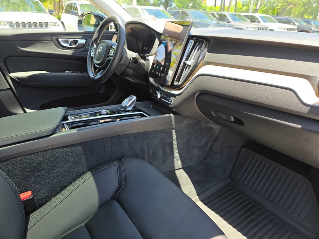 Used 2026 Volvo XC60 B5 Plus w/ Protection Package Premier AWD/4WD image 14