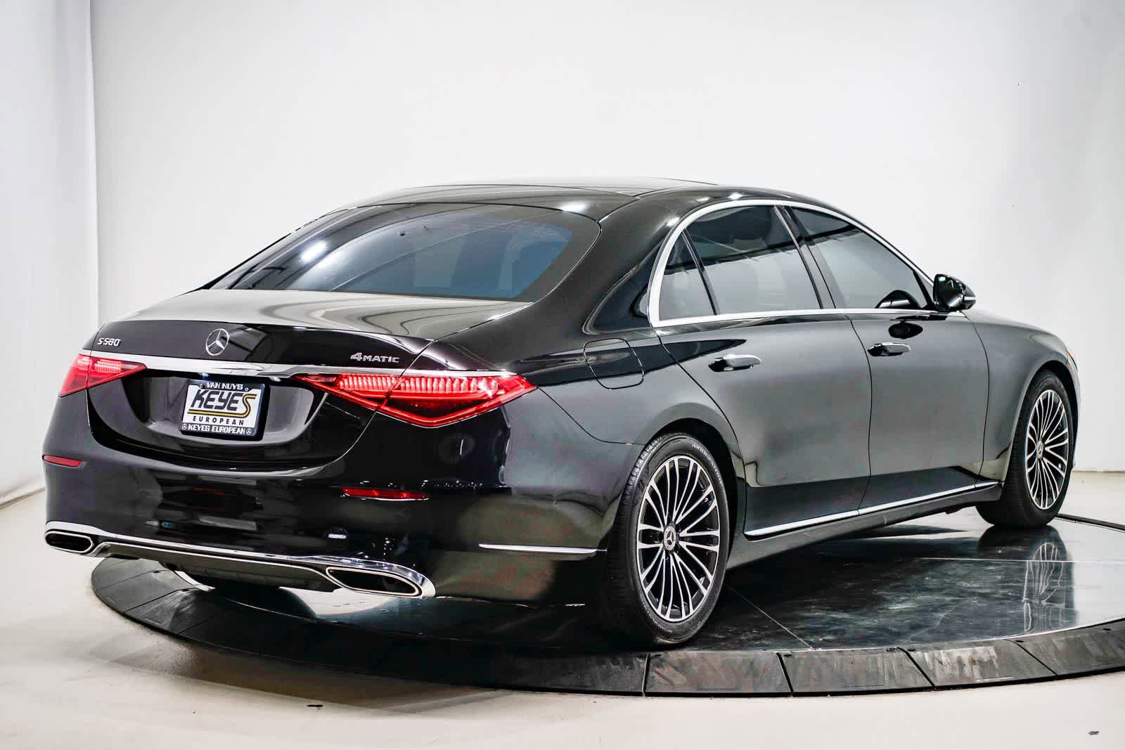 Used 2022 Mercedes-Benz S 580 4MATIC Sedan image 4