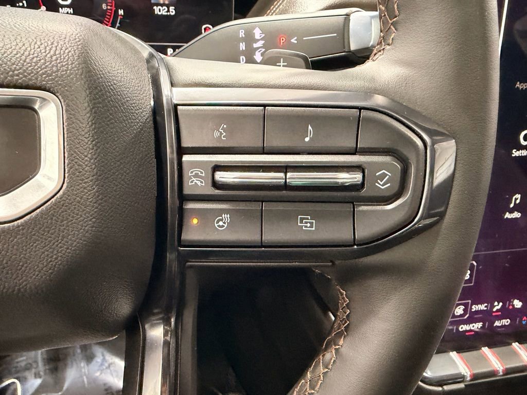 Used 2025 GMC Yukon XL AT4 w/ AT4 Premium Package AWD/4WD image 30