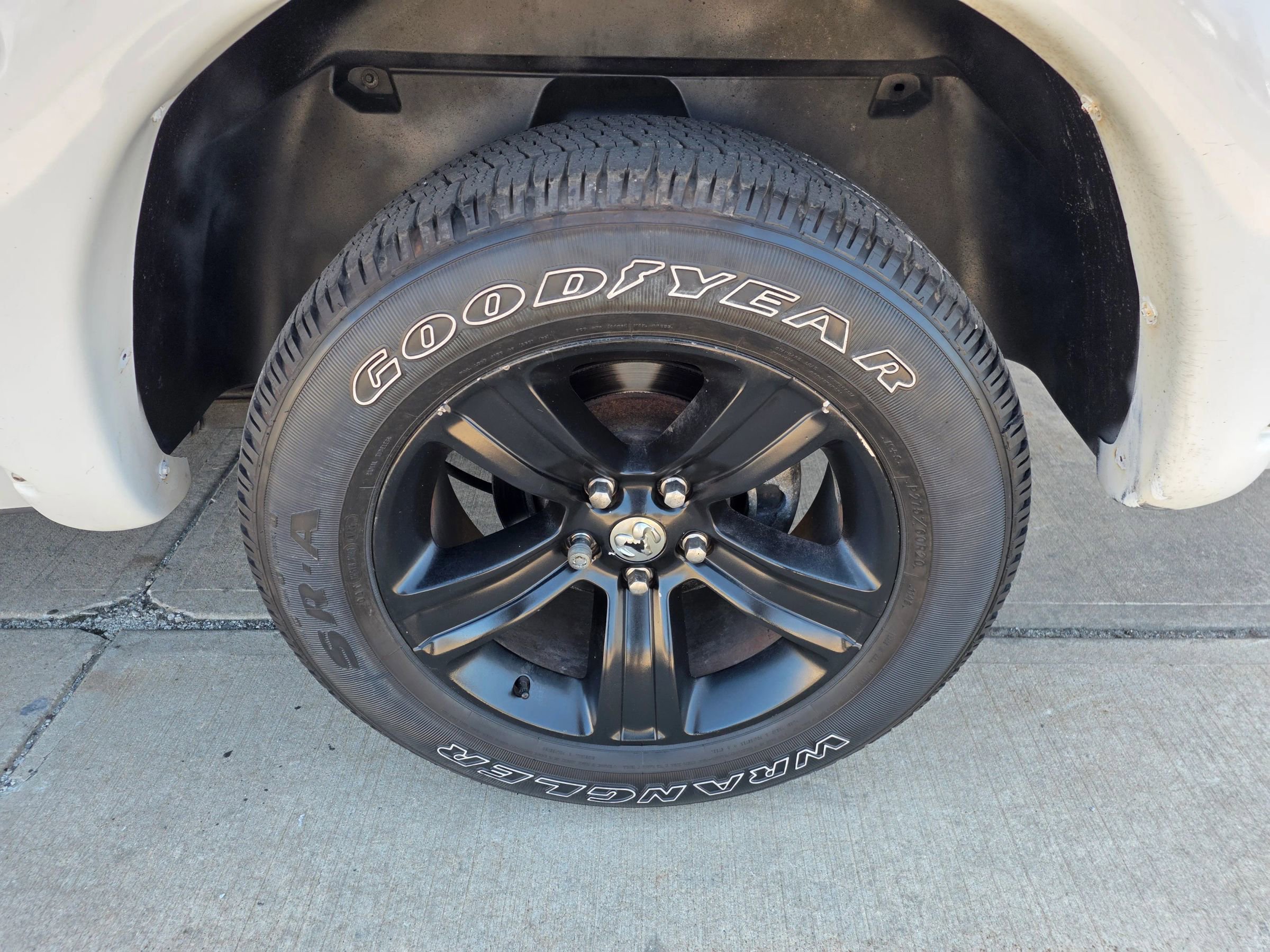Used 2014 RAM 1500 Sport w/ Sport Premium Group AWD/4WD image 28