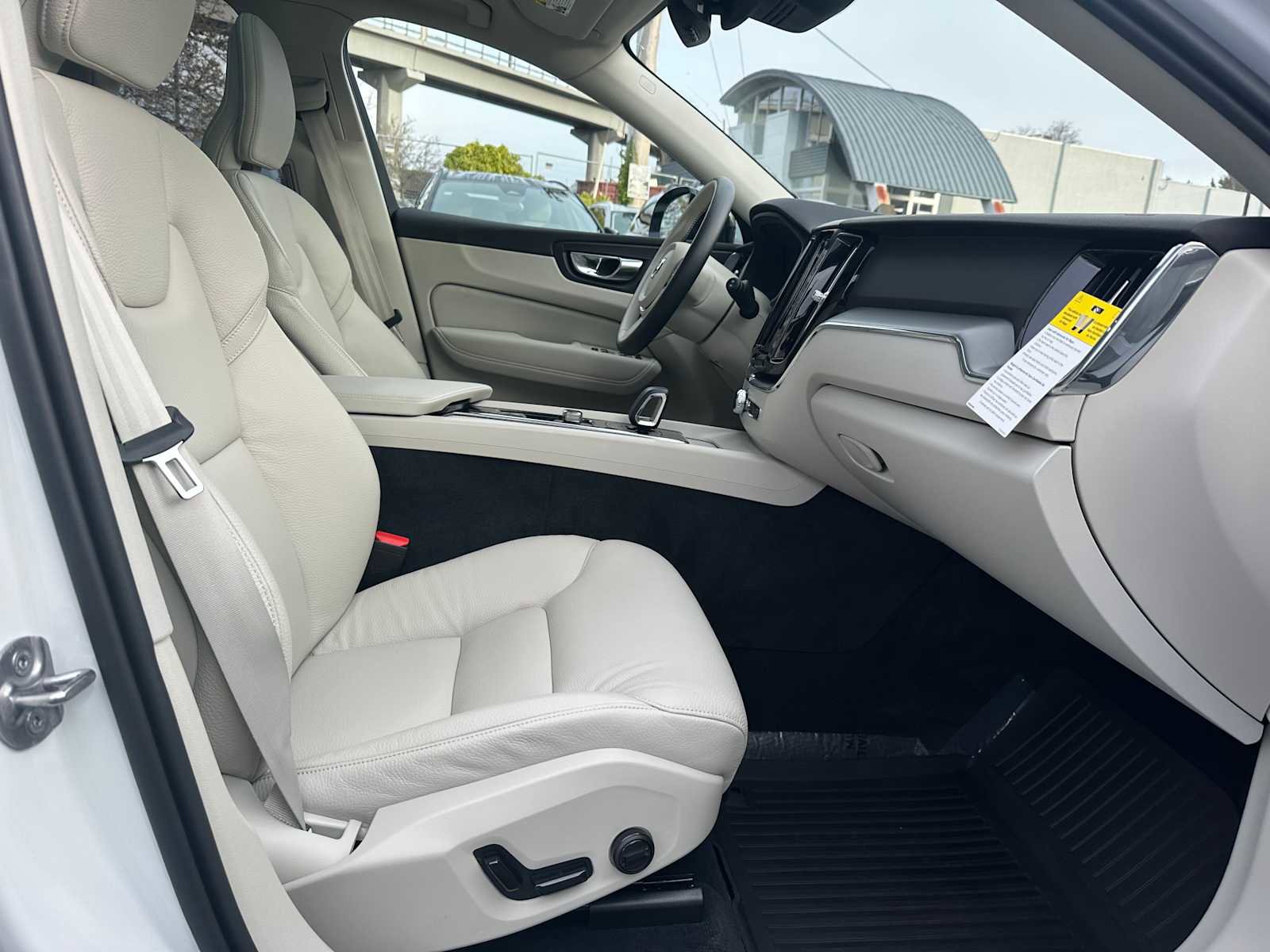 Used 2025 Volvo XC60 B5 Plus w/ Protection Package Premier image 10