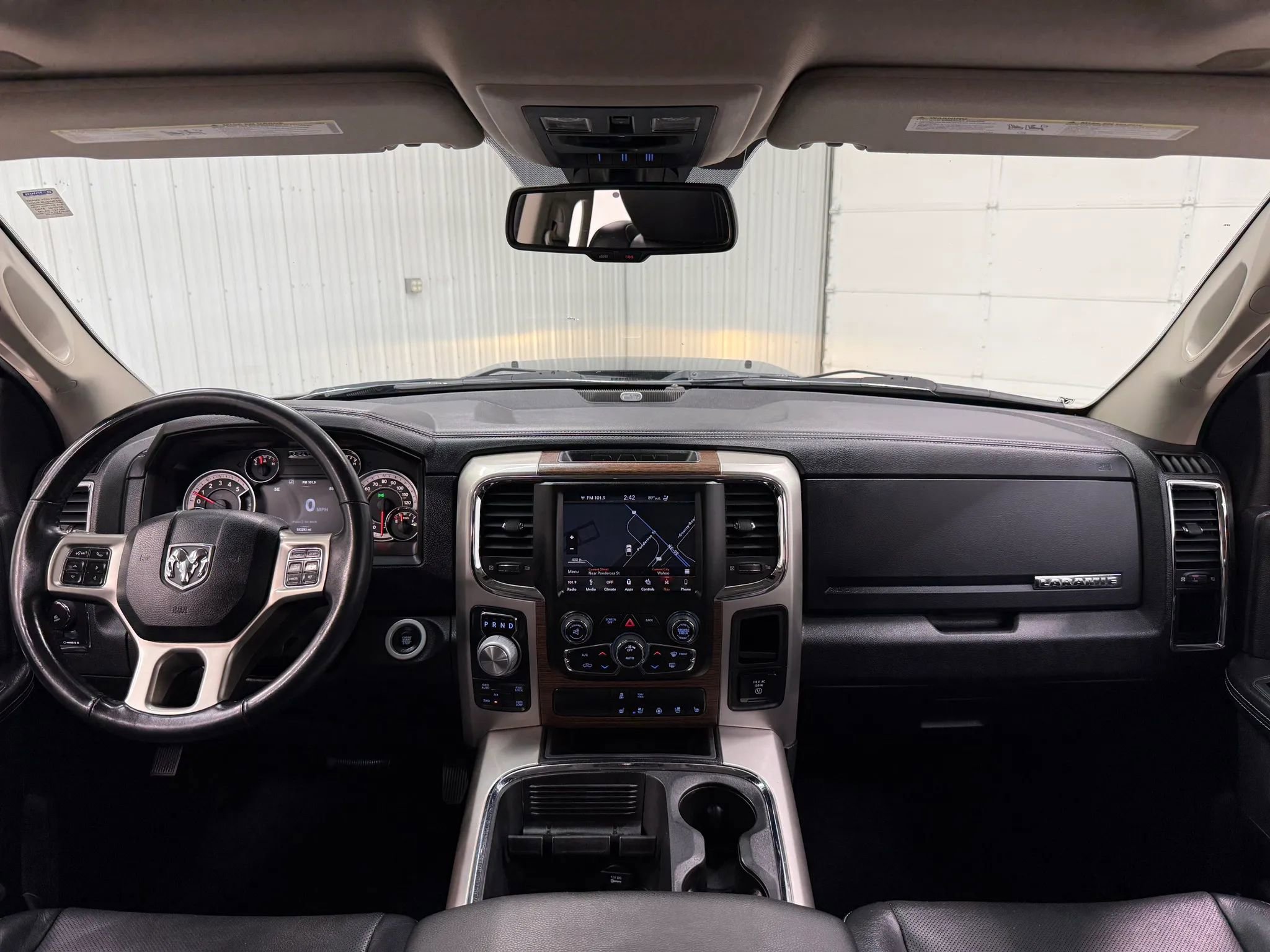 Used 2018 RAM 1500 Laramie w/ Convenience Group AWD/4WD image 13