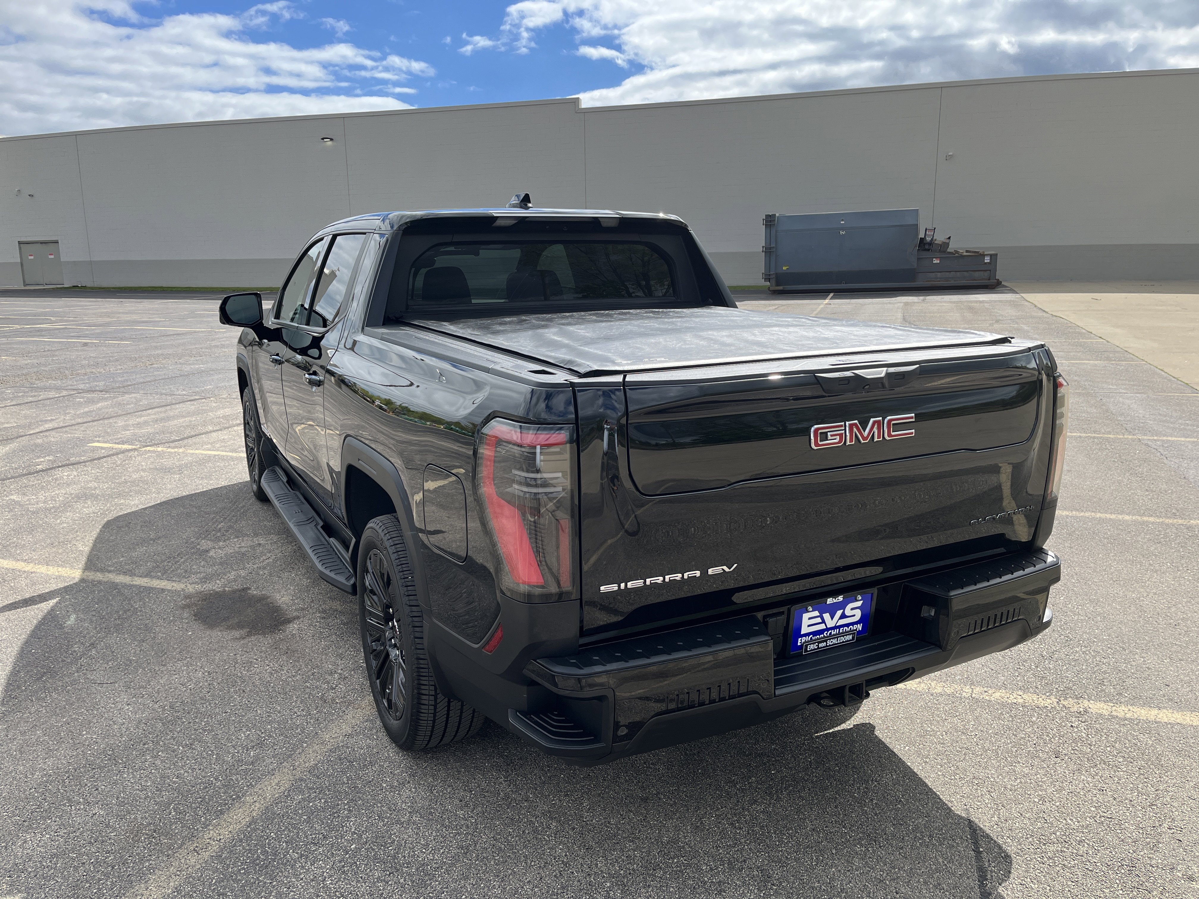 Used 2026 GMC Sierra EV Elevation w/ Premium Package AWD/4WD image 4