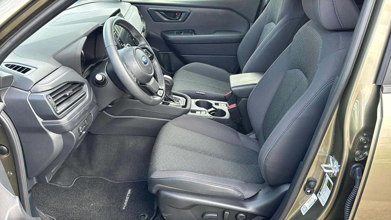 Certified 2025 Subaru Forester Premium AWD/4WD image 17