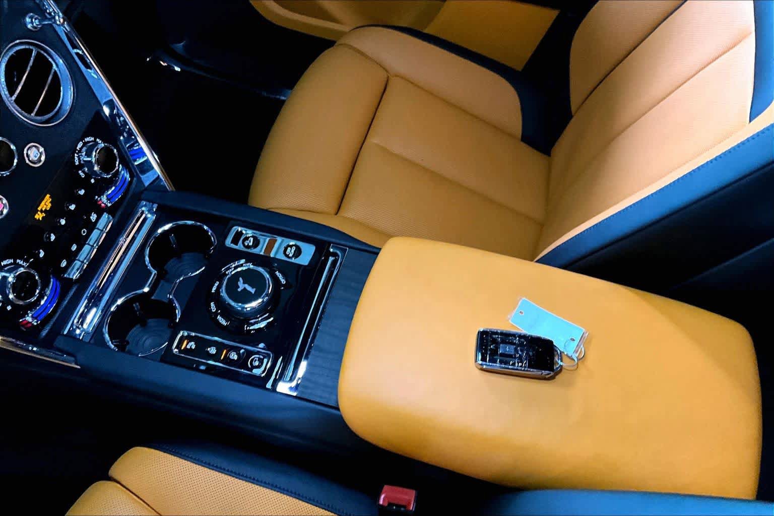 Used 2022 Rolls-Royce Cullinan AWD/4WD image 14