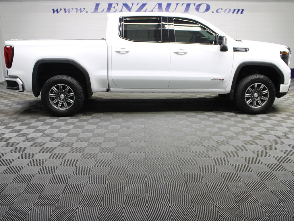 Used 2024 GMC Sierra 1500 AT4 AWD/4WD image 2