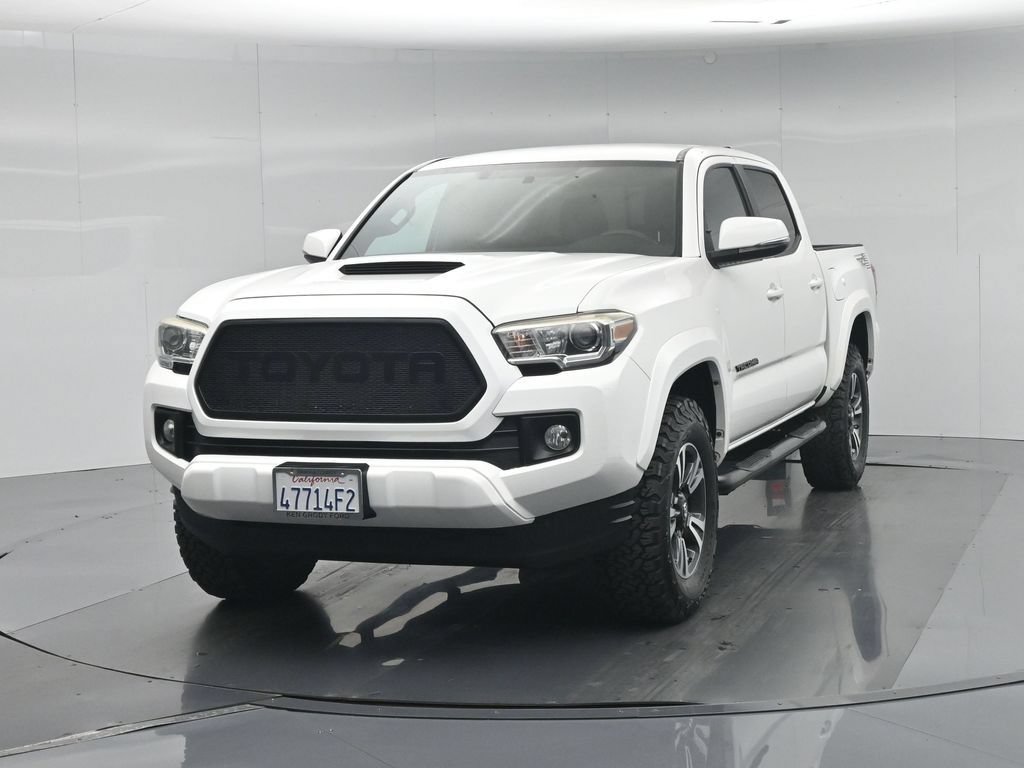 Used 2017 Toyota Tacoma TRD Sport w/ Tow Package RWD image 55